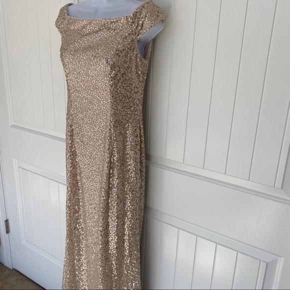 Adrianna Papell gold sequins formal gown - Picture 4 of 7